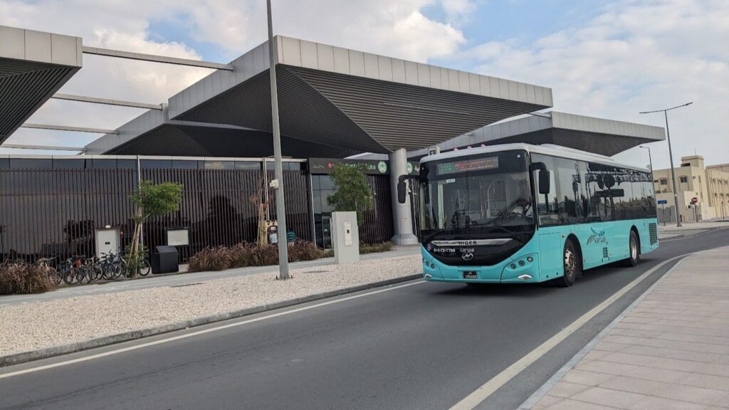 Qatar Mowasalat Bus R727